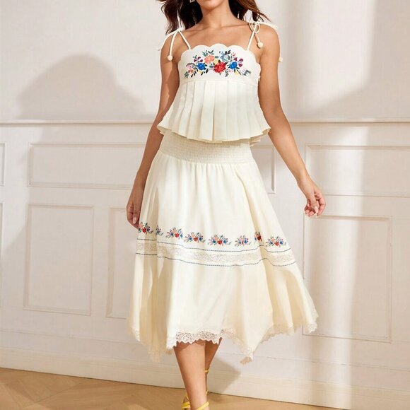 Apricot Boho Women's Floral Print Pompom Spaghetti Strap Scallop Cami Top - Picture 5 of 8